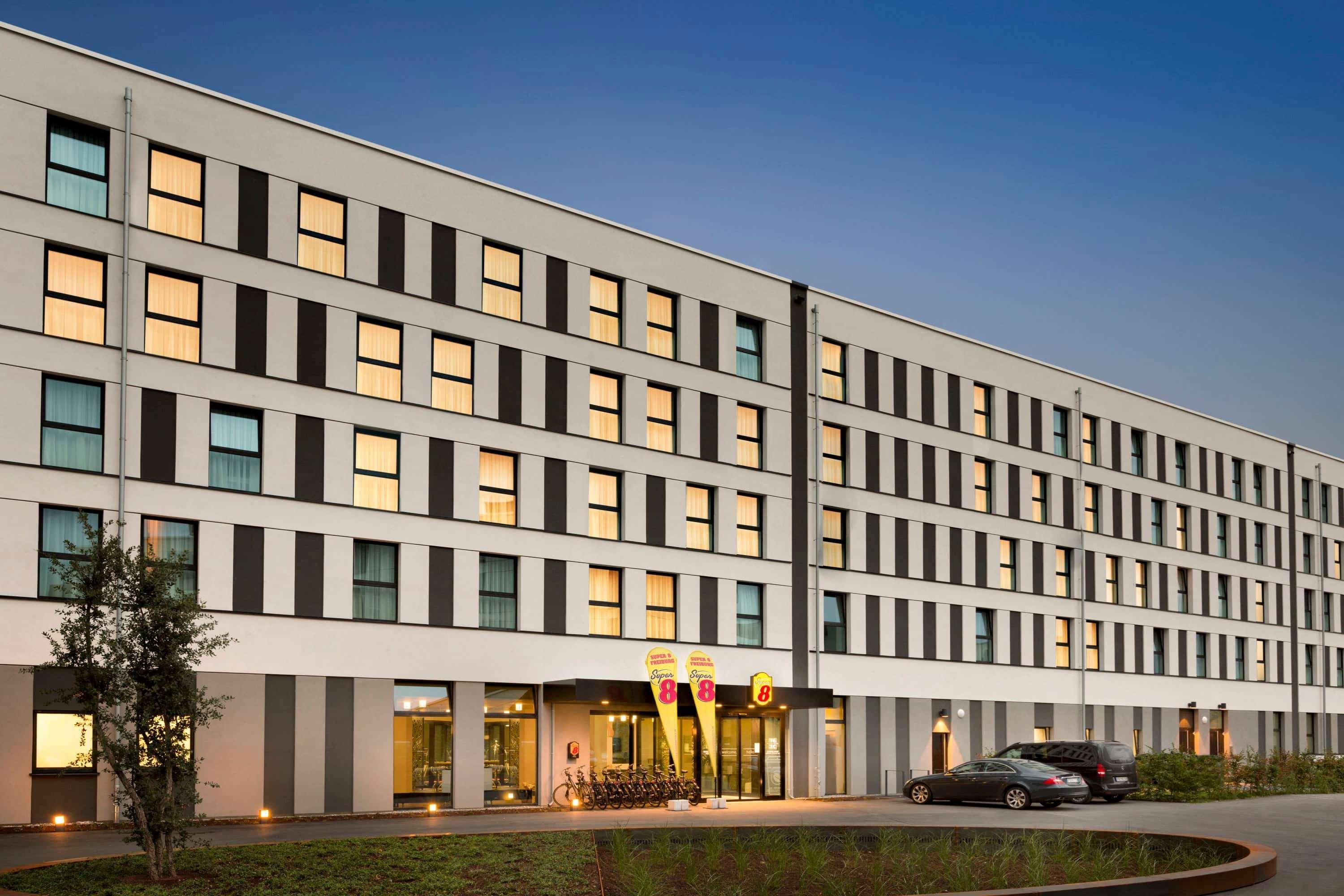 Hotel Super 8 Freiburg Exteriér fotografie