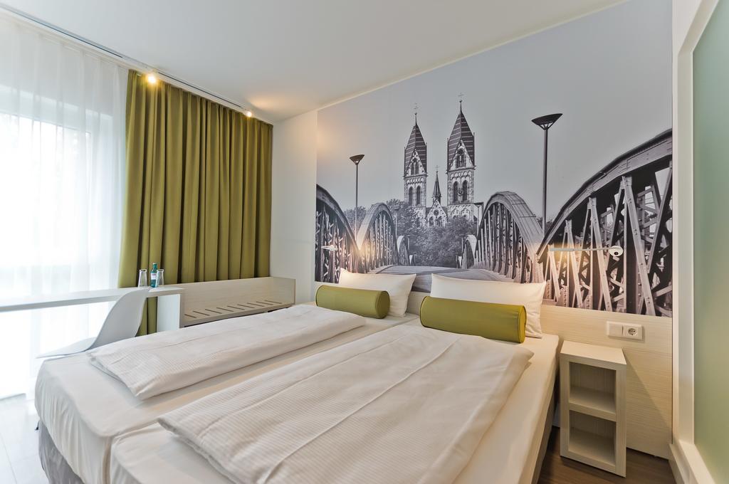 Hotel Super 8 Freiburg Exteriér fotografie